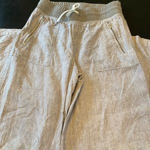 Athleta “Cabo Linen Wide Leg Pant” in gray size 6. Relaxed, comfortable mid rise